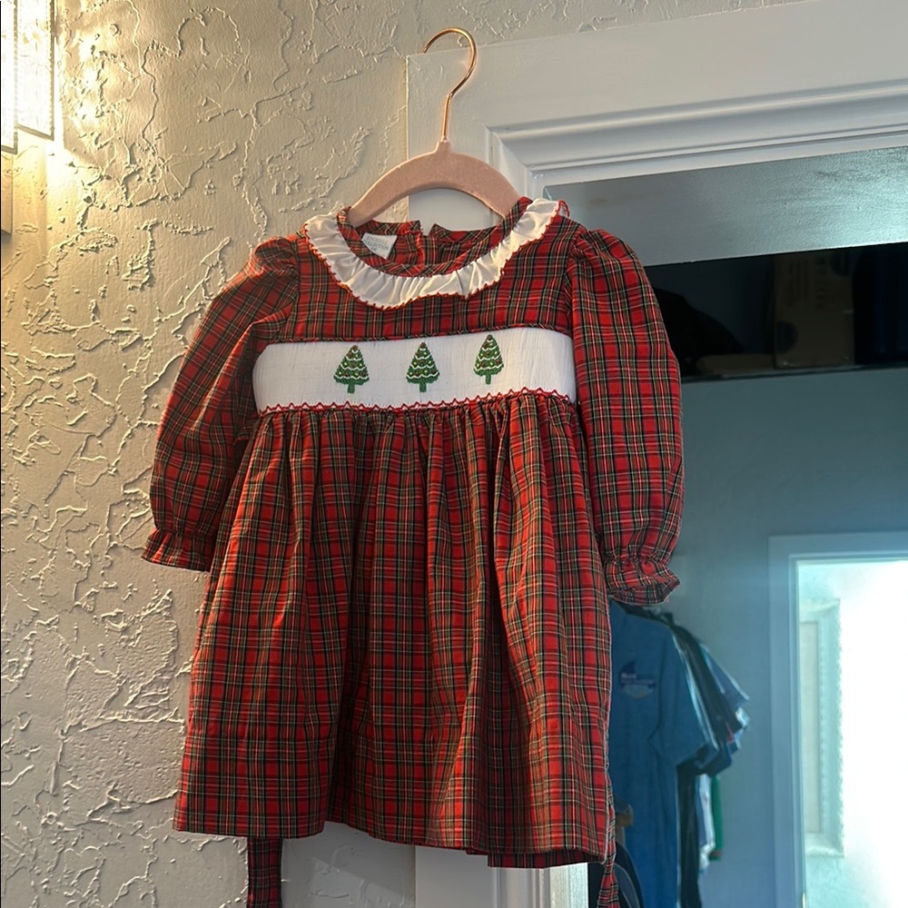 Red and Green Plaid Christmas Dress with Vintage Style and Puff Sleeves